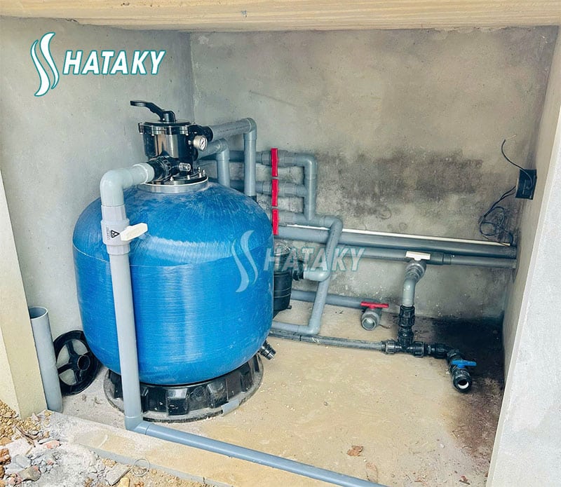 Bình lọc cát bể bơi có vai trò rất quan trọng trong hệ thống thiết bị hồ bơi