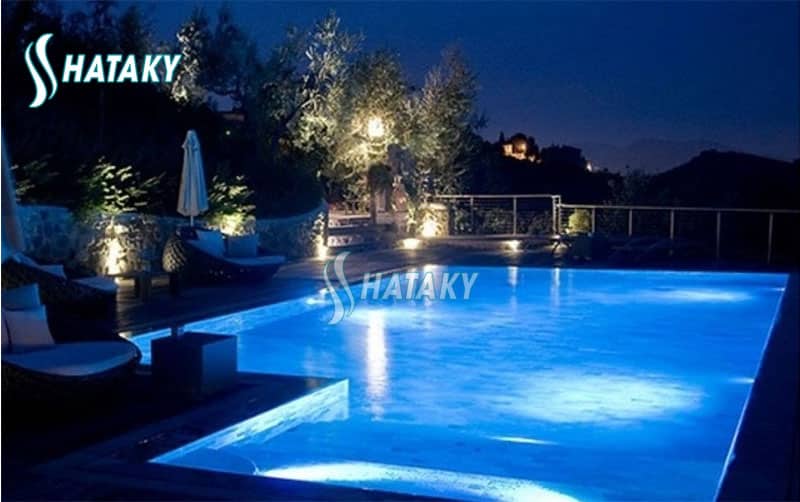 Đèn led hồ bơi sở hữu nhiều ưu điểm hơn so với đèn truyền thống