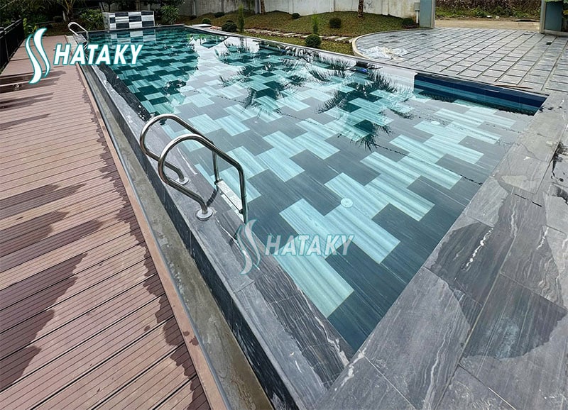 Những Lỗi Thường Gặp Khi Lắp Đặt Thang Bể Bơi Và Cách Tránh 2 Lắp đặt thang bể bơi giúp đảm bảo an toàn