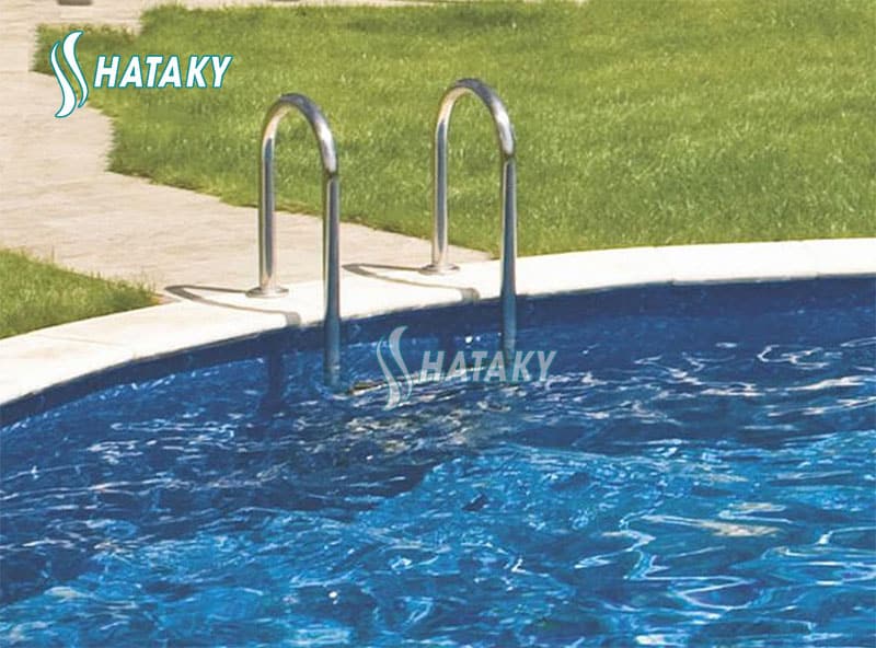 Những Lỗi Thường Gặp Khi Lắp Đặt Thang Bể Bơi Và Cách Tránh 3 Lắp thang sai vị trí sẽ ảnh hưởng đến việc lên xuống bể bơi